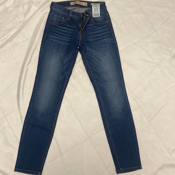Guess Jeans- like New, size 23 - Picture 3 of 4